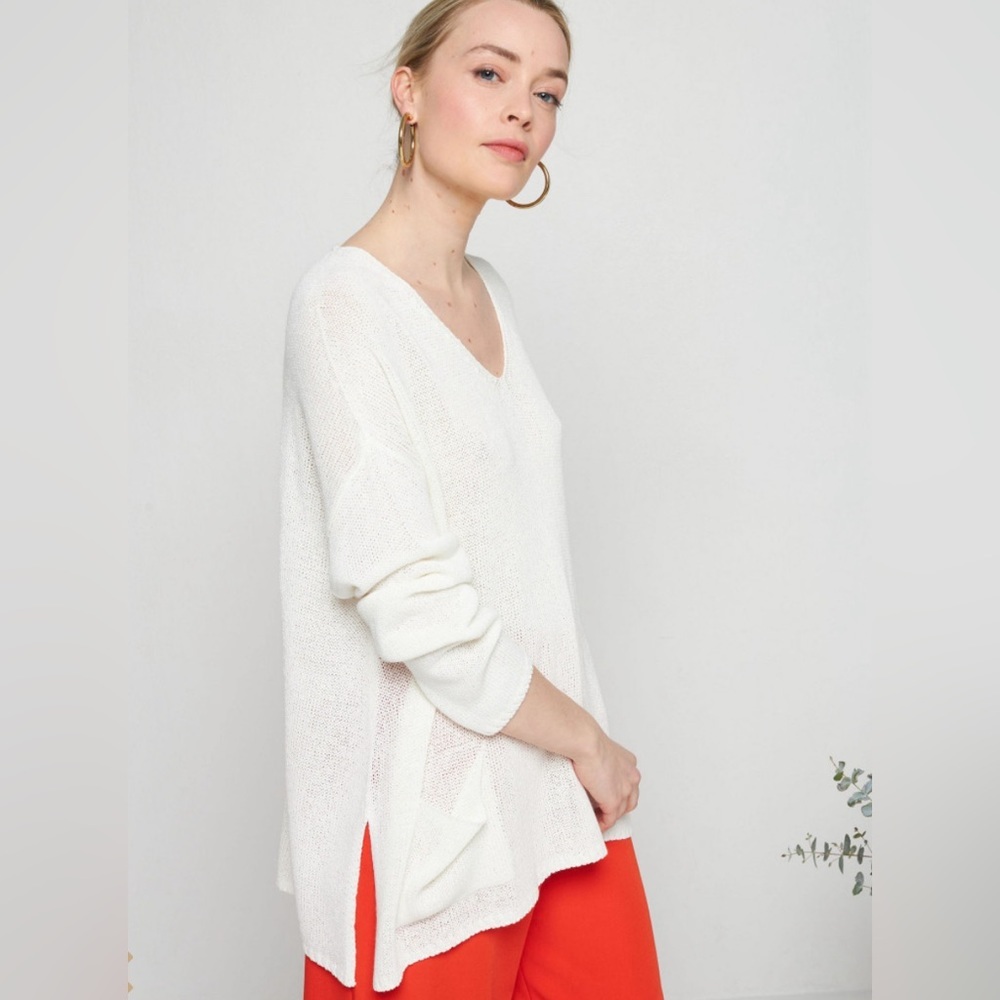 Poles Maison Montagut Telma Oversized V-Neck Seater in Corallo,Size M. Viscose